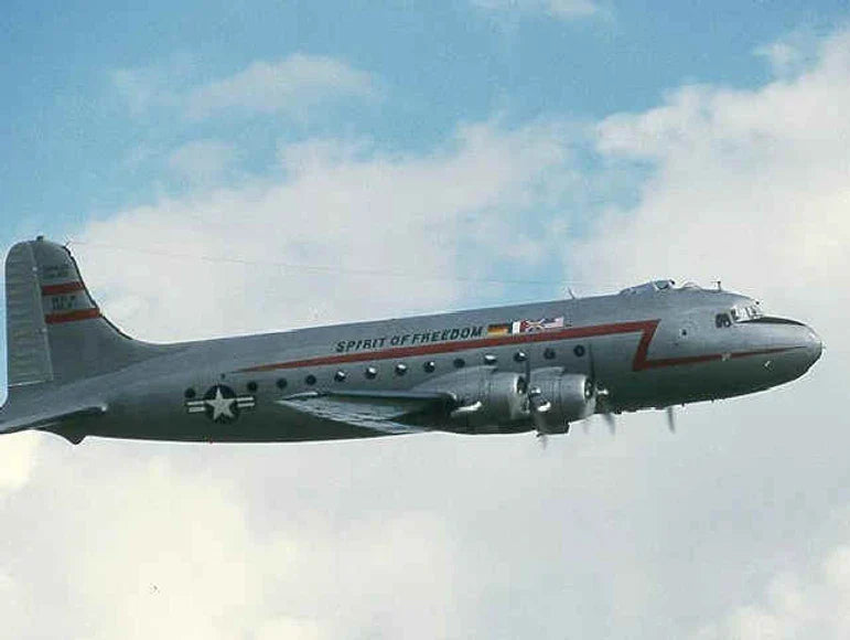 Edition 7: Douglas C-54E #N500EJ